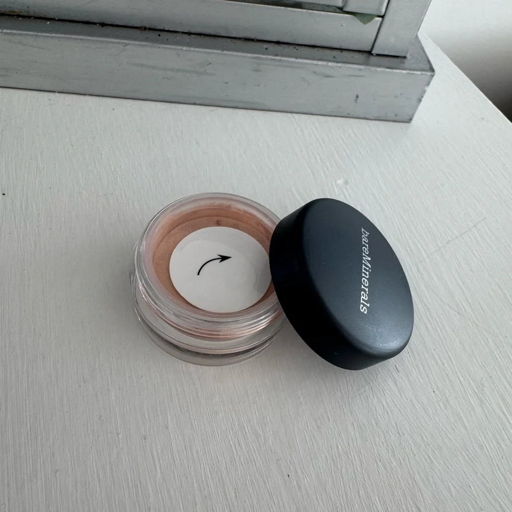 bareMinerals eyeshadow color VANILLA SUGAR